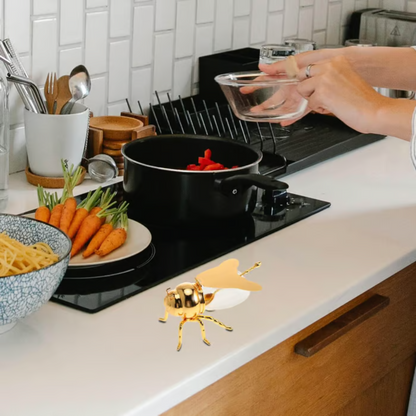 Decoratieve honingpot in de vorm van een bij